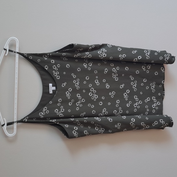 Reitmans green floral blouse - Picture 2 of 3